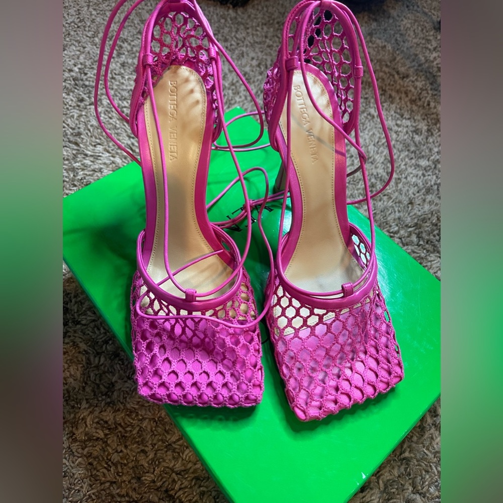 bottega veneta stretch lace up heel